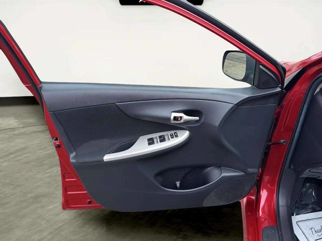 2012 Toyota Corolla 4dr Sedan Automatic S - 22968930 - 9