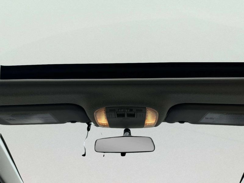 2012 Toyota Corolla 4dr Sedan Automatic S - 22968930 - 17