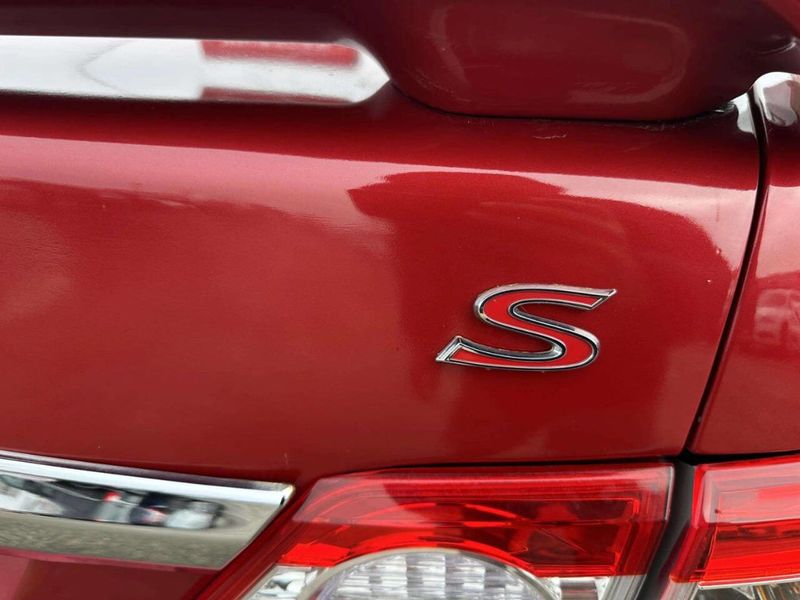 2012 Toyota Corolla 4dr Sedan Automatic S - 22968930 - 28