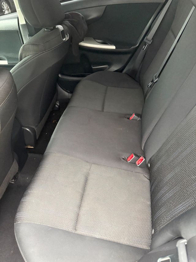 2012 Toyota Corolla 4dr Sedan Manual L - 23048897 - 12
