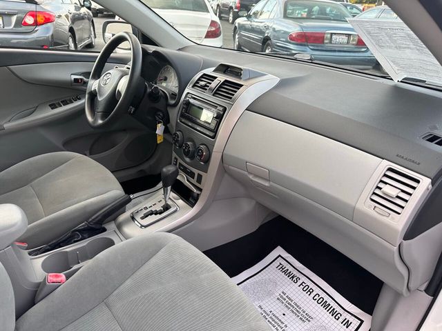 2012 Toyota Corolla LE 4dr Sedan 4A - 23011272 - 17