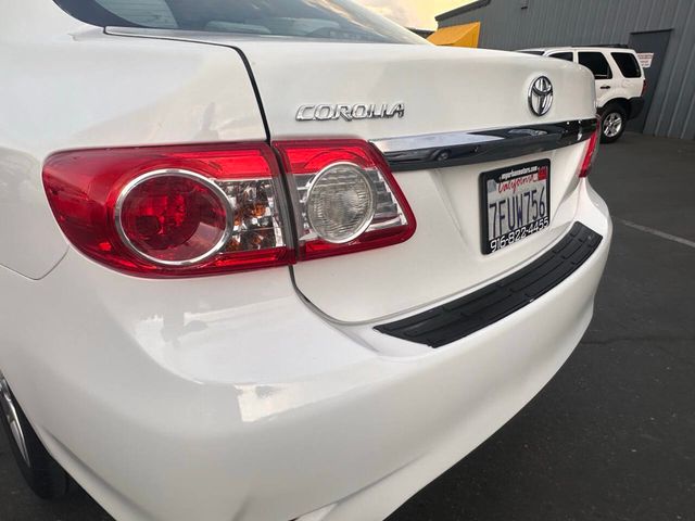 2012 Toyota Corolla LE 4dr Sedan 4A - 23011272 - 31