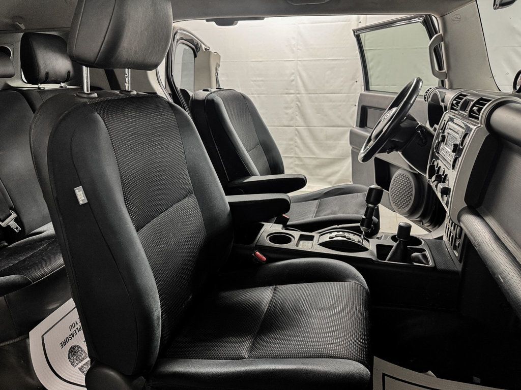2012 Toyota FJ Cruiser 4WD - 23088329 - 11