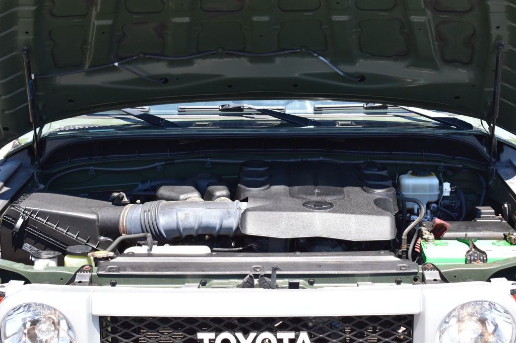 2012 Toyota FJ Cruiser 4WD 4dr Automatic - 23019854 - 11