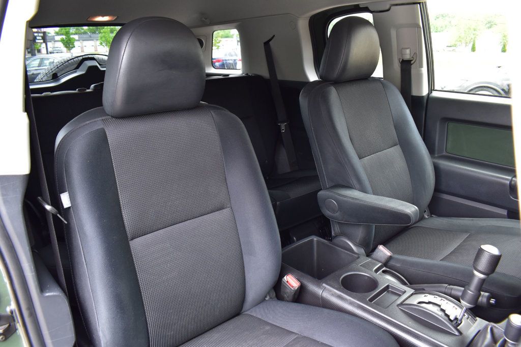 2012 Toyota FJ Cruiser 4WD 4dr Automatic - 23019854 - 18