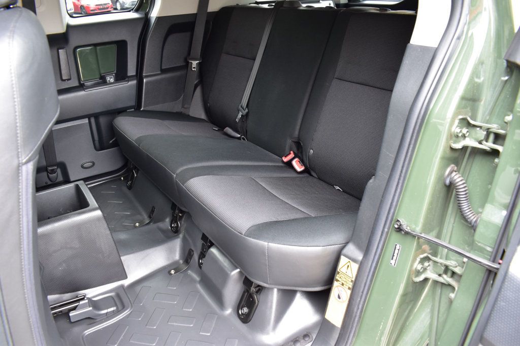 2012 Toyota FJ Cruiser 4WD 4dr Automatic - 23019854 - 21