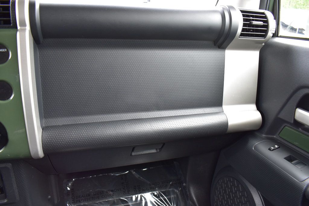 2012 Toyota FJ Cruiser 4WD 4dr Automatic - 23019854 - 31