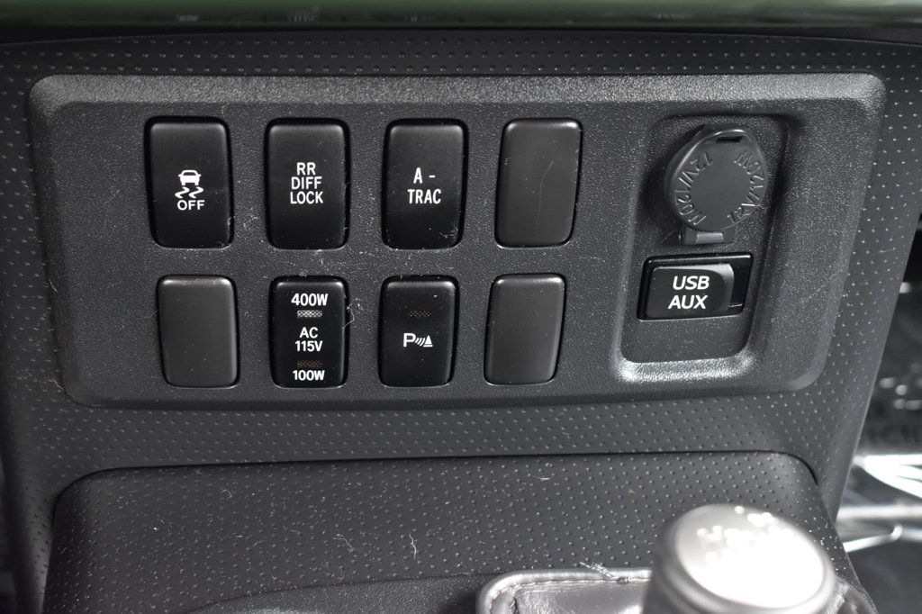 2012 Toyota FJ Cruiser 4WD 4dr Automatic - 23019854 - 33