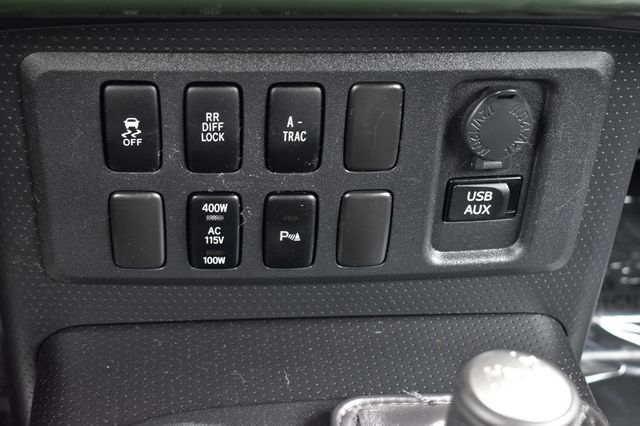 2012 Toyota FJ Cruiser 4WD 4dr Automatic - 23019854 - 33