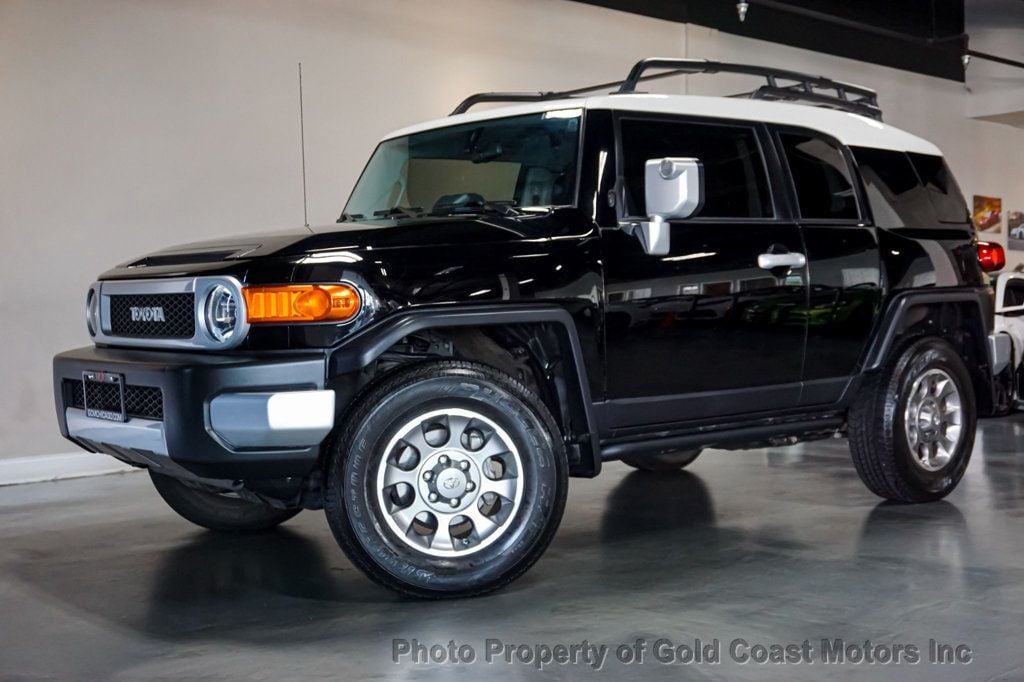 2012 Toyota FJ Cruiser *6-Speed Manual* *Only 24k Miles*  - 22592560 - 0