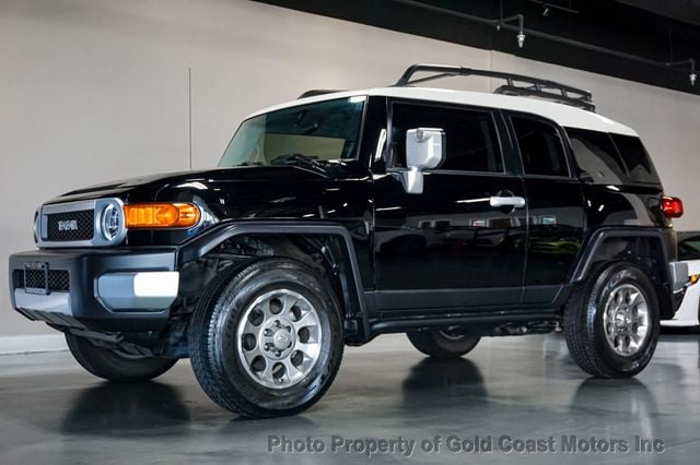 2012 Toyota FJ Cruiser *6-Speed Manual* *Only 24k Miles*  - 22592560 - 2