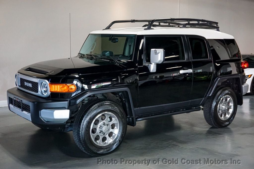 2012 Toyota FJ Cruiser *6-Speed Manual* *Only 24k Miles*  - 22592560 - 4