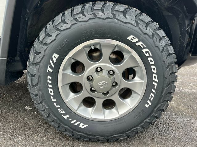 2012 Toyota FJ Cruiser PRISTINE, ICONIC & LEGENDARY - 22980033 - 10