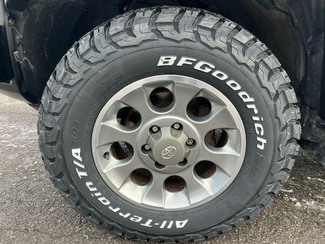 2012 Toyota FJ Cruiser PRISTINE, ICONIC & LEGENDARY - 22980033 - 13