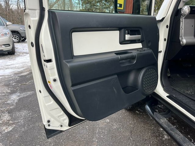 2012 Toyota FJ Cruiser PRISTINE, ICONIC & LEGENDARY - 22980033 - 16