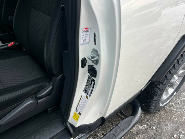 2012 Toyota FJ Cruiser PRISTINE, ICONIC & LEGENDARY - 22980033 - 17