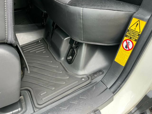 2012 Toyota FJ Cruiser PRISTINE, ICONIC & LEGENDARY - 22980033 - 19