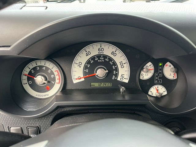 2012 Toyota FJ Cruiser PRISTINE, ICONIC & LEGENDARY - 22980033 - 25