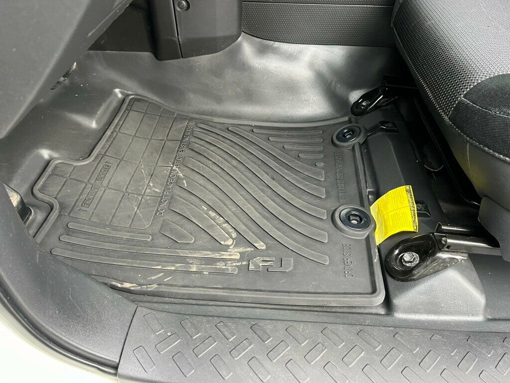 2012 Toyota FJ Cruiser PRISTINE, ICONIC & LEGENDARY - 22980033 - 28