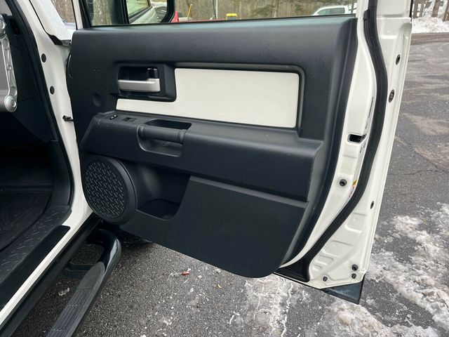 2012 Toyota FJ Cruiser PRISTINE, ICONIC & LEGENDARY - 22980033 - 41