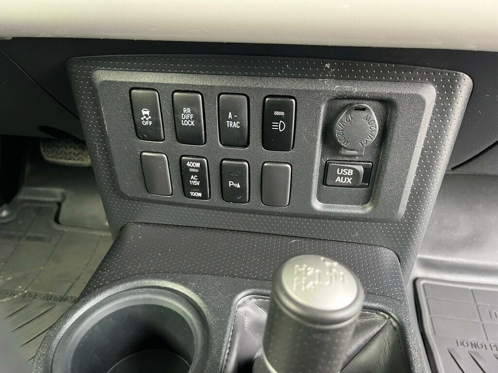 2012 Toyota FJ Cruiser PRISTINE, ICONIC & LEGENDARY - 22980033 - 44