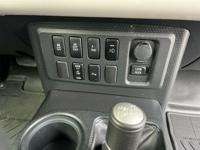 2012 Toyota FJ Cruiser PRISTINE, ICONIC & LEGENDARY - 22980033 - 44