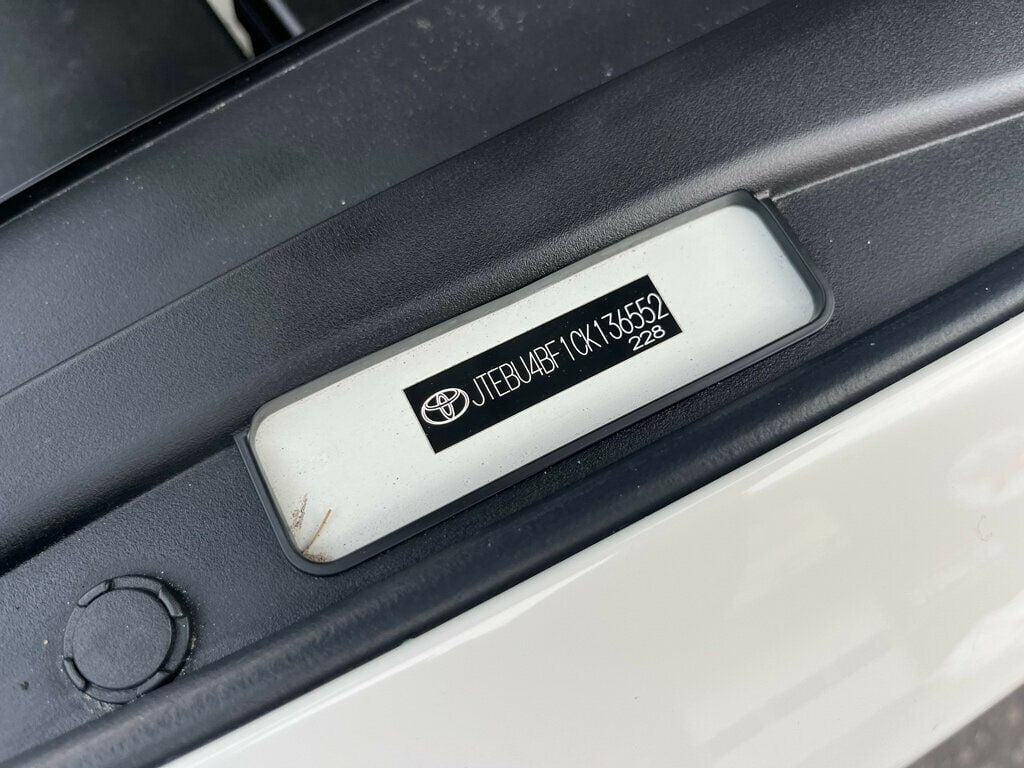 2012 Toyota FJ Cruiser PRISTINE, ICONIC & LEGENDARY - 22980033 - 53