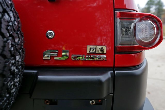 2012 Toyota FJ Cruiser TRD Trail Teams - 20502412 - 23