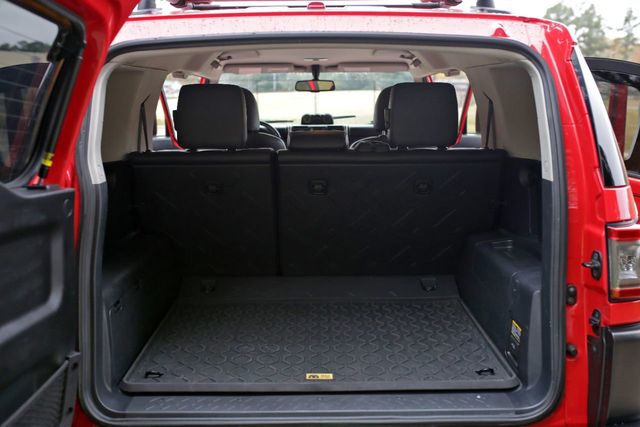 2012 Toyota FJ Cruiser TRD Trail Teams - 20502412 - 36