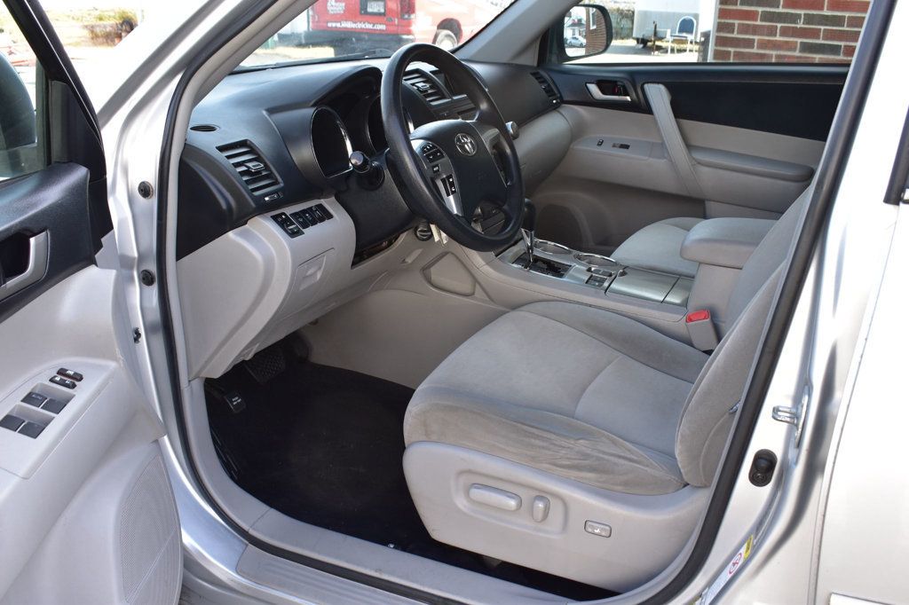 2012 Toyota Highlander 4WD 4dr V6 - 22976438 - 13