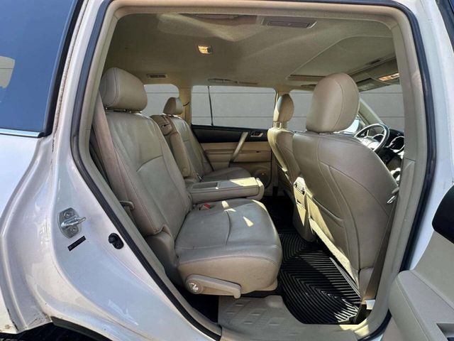 2012 Toyota Highlander 4WD 4dr V6 SE - 22937440 - 30
