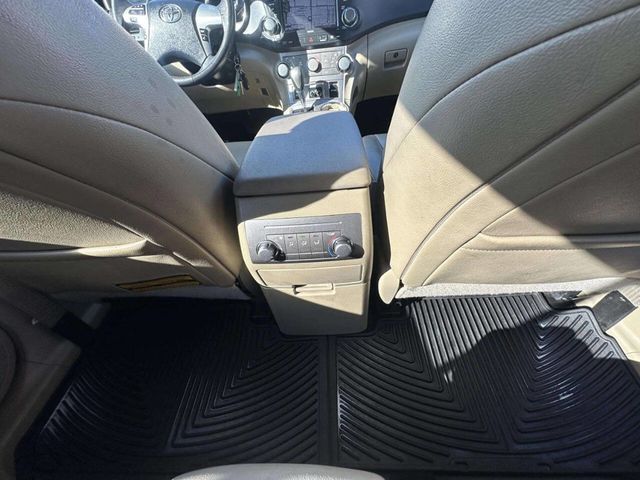 2012 Toyota Highlander 4WD 4dr V6 SE - 22937440 - 31