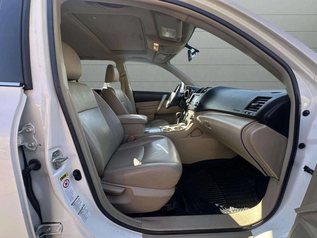 2012 Toyota Highlander 4WD 4dr V6 SE - 22937440 - 37