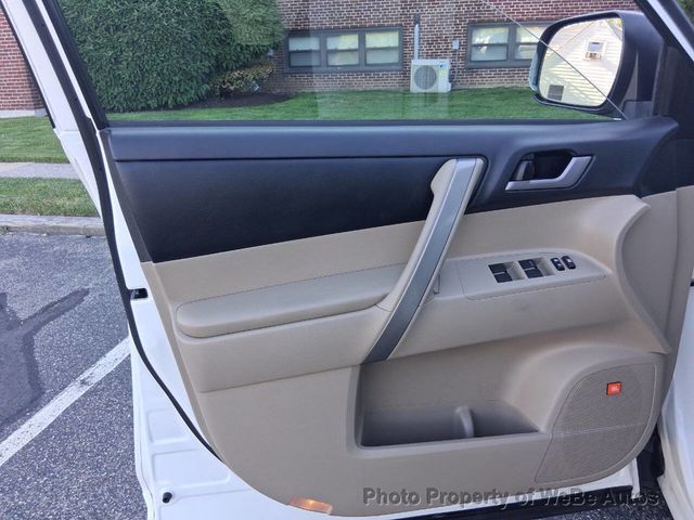 2012 Toyota Highlander 4WD 4dr V6 SE - 23036777 - 17