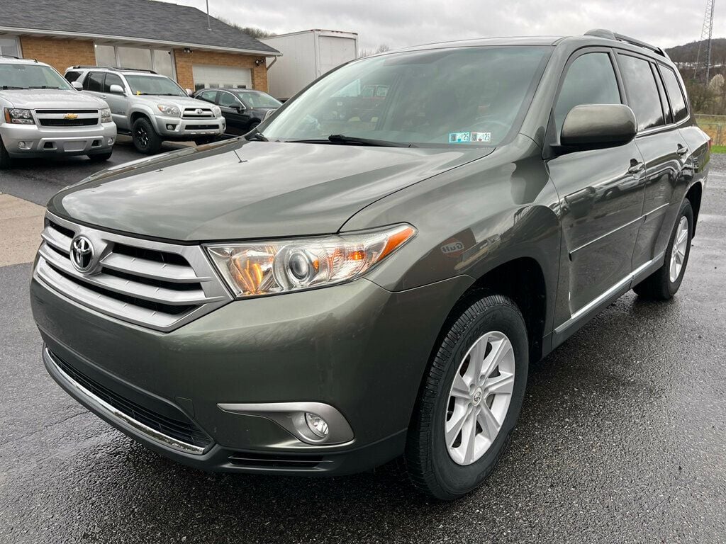 2012 Toyota Highlander 4wd Loaded with 3rd row seating - 22386508 - 7