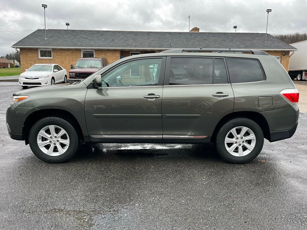 2012 Toyota Highlander 4wd Loaded with 3rd row seating - 22386508 - 8