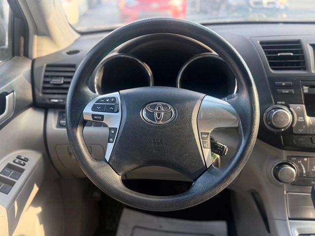 2012 Toyota Highlander Base AWD 4dr SUV - 22981232 - 11