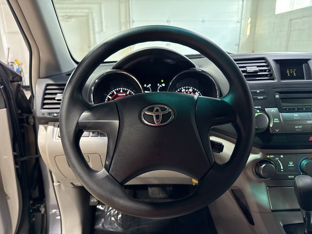 2012 Toyota Highlander Base Trim - 22995539 - 9