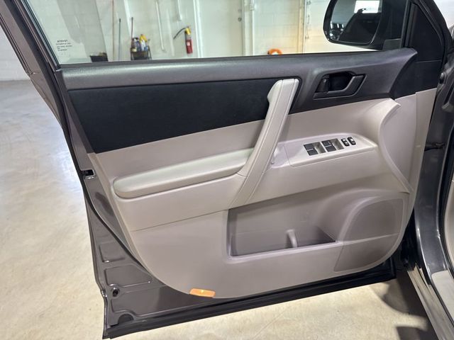 2012 Toyota Highlander Base Trim - 22995539 - 19