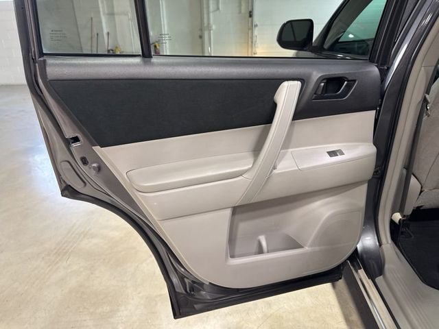 2012 Toyota Highlander Base Trim - 22995539 - 24