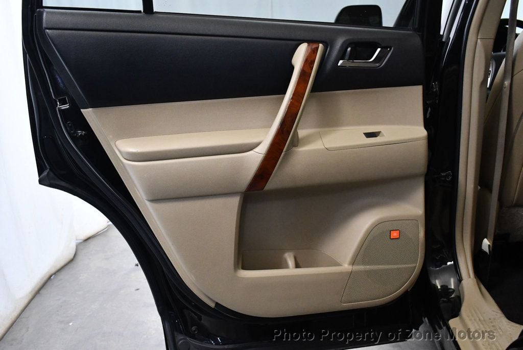 2012 Toyota Highlander Limited photo 24