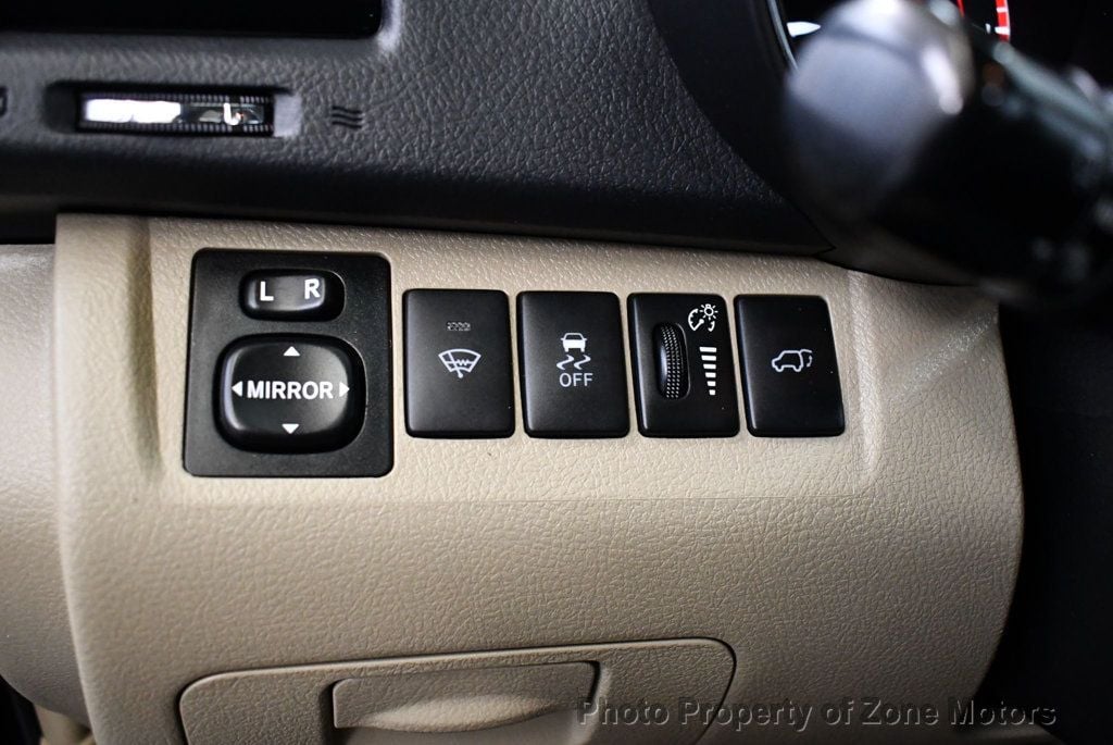 2012 Toyota Highlander Limited photo 35