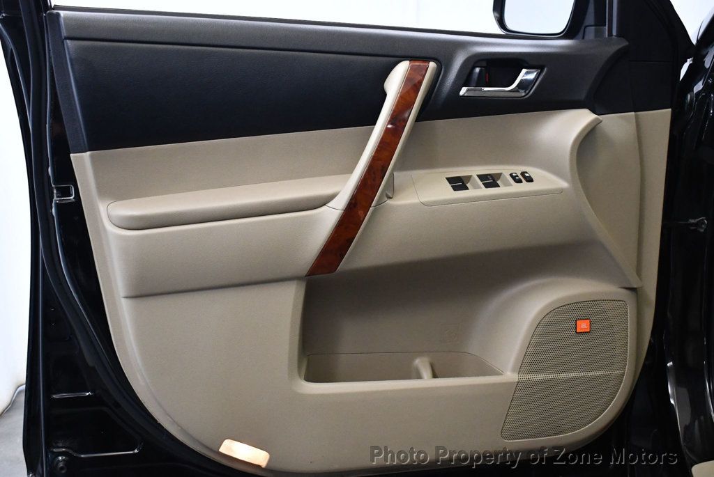 2012 Toyota Highlander Limited photo 8