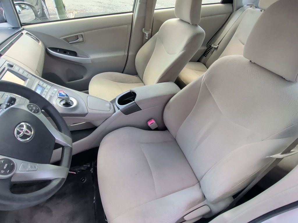 Toyota Prius  photo 14