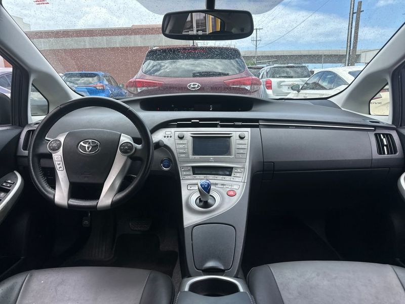2012 Toyota Prius 5dr Hatchback Five - 23030823 - 11