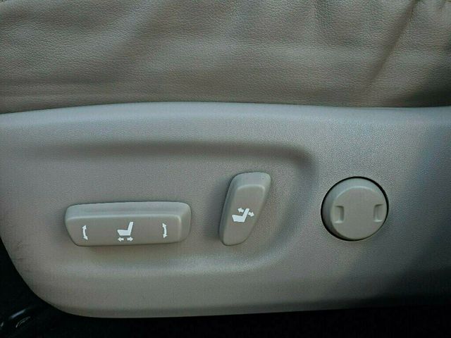 2012 Toyota Prius 5dr Hatchback Four - 22990091 - 31