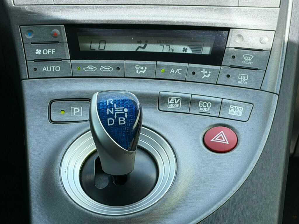 2012 Toyota Prius 5dr Hatchback Three - 23043273 - 24
