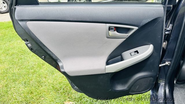 2012 Toyota Prius 5dr Hatchback Two - 23047819 - 18