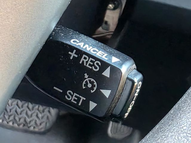 2012 Toyota Prius Base Trim - 22976350 - 23