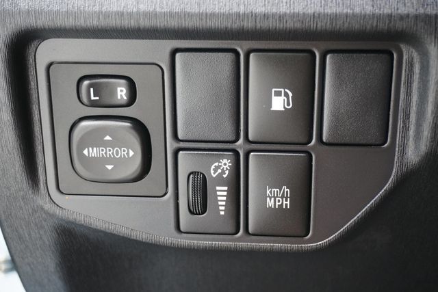 2012 Toyota Prius Plug-In  - 22987059 - 19